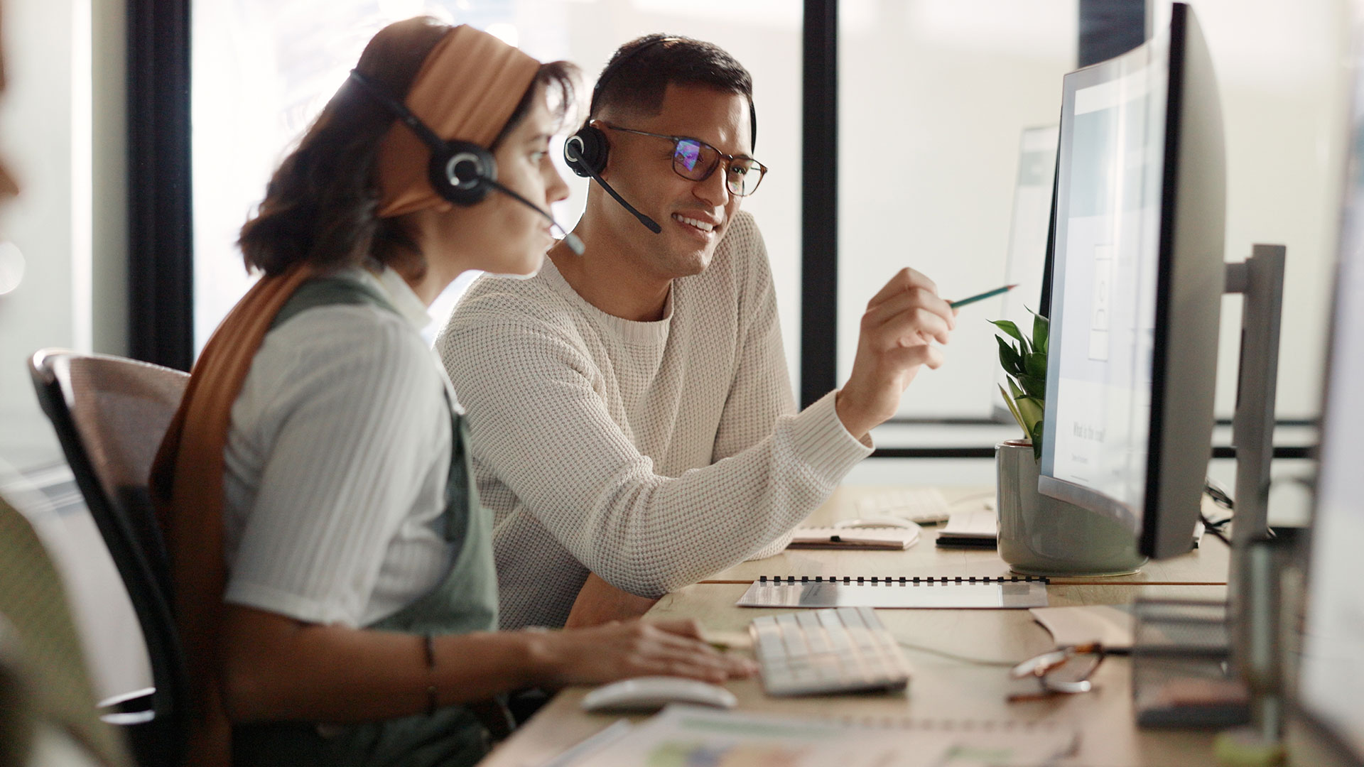Coworkers on the computer